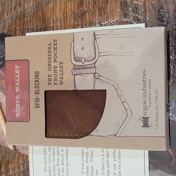 Rogue Industries Other - NEW! Rogue Industries tan leather front pocket wallet